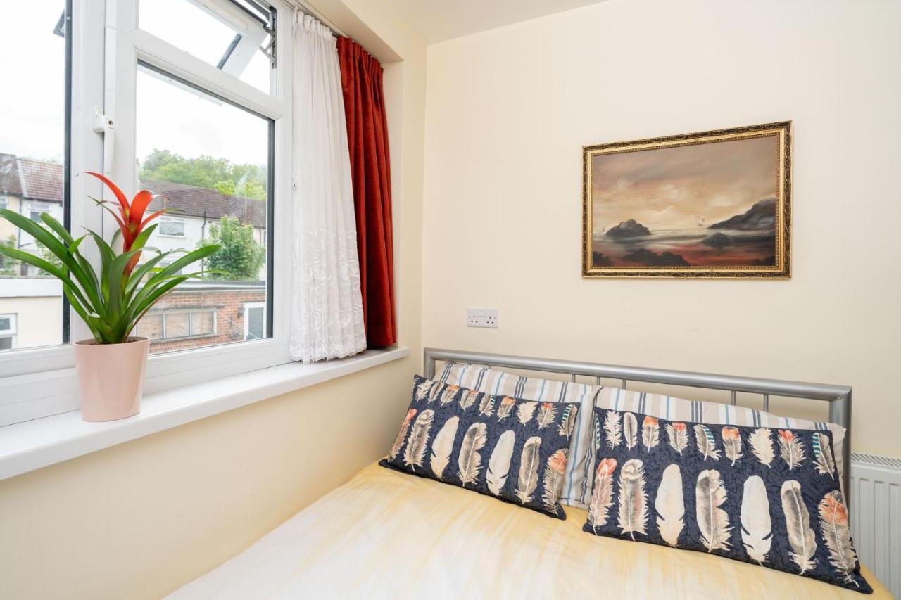 F5 Private Double Room Лондон Экстерьер фото