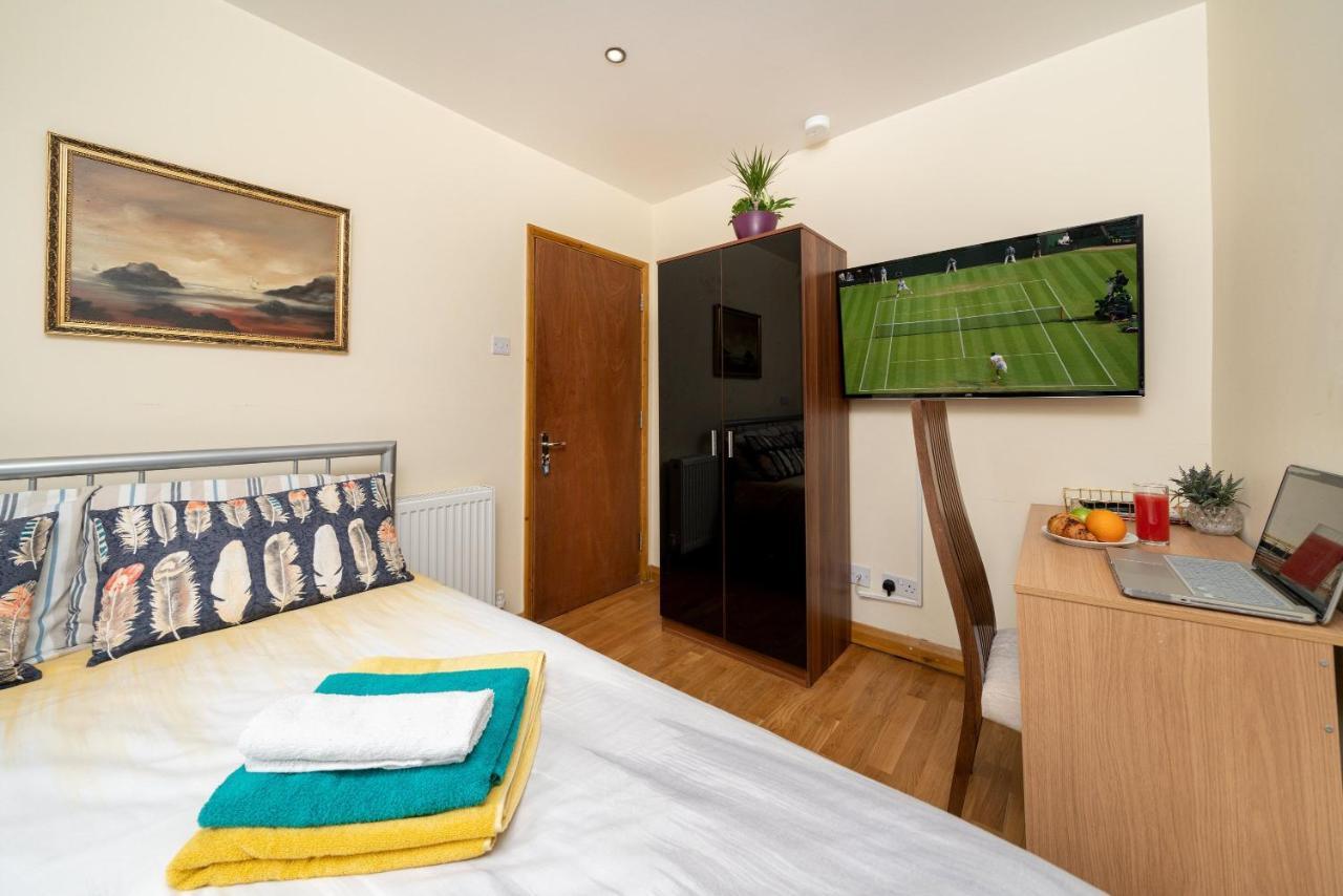 F5 Private Double Room Лондон Экстерьер фото